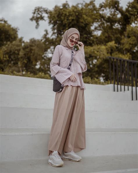 Inspirasi Fashion Hijab Ke Kampus Yang Simpel Baju Kampus - Baju Kampus