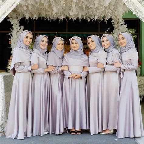 Inspirasi Model Baju Bridesmaid Hijab Yang Anggun Dan Model Seragam - Model Seragam