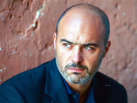 intervista luca zingaretti biography