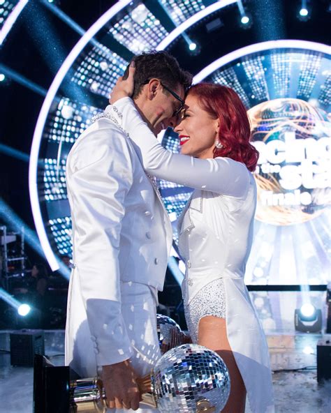 is bobby dating sharna