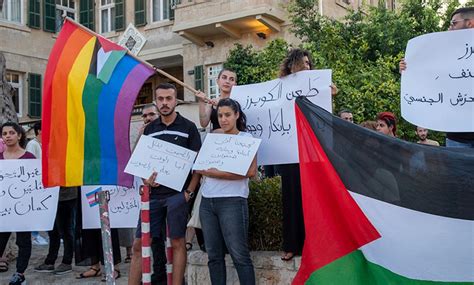 is it illegal to be gay in palestine