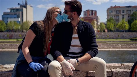 is kissing allowed in schools coronavirus 2022