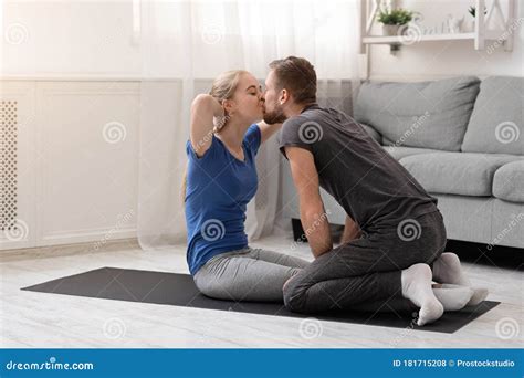 is kissing everyday healthy morning exercise