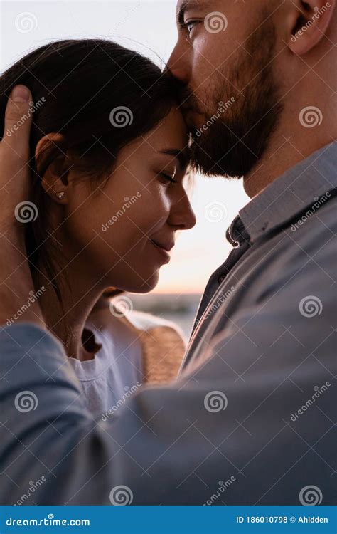 is kissing someone on the forehead cheating women