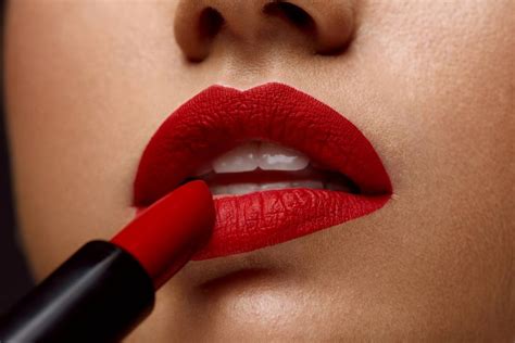 is matte lipstick good for kissing women pictures
