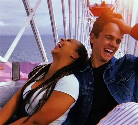 is nia sioux dating jake clark