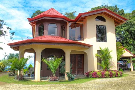 is property cheap in costa rica