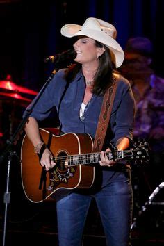 is terri clark a lesbian