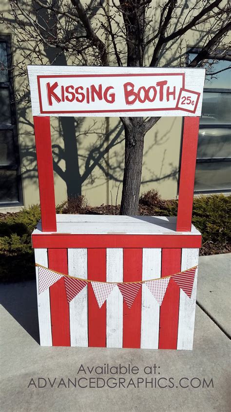 is the kissing booth badge made