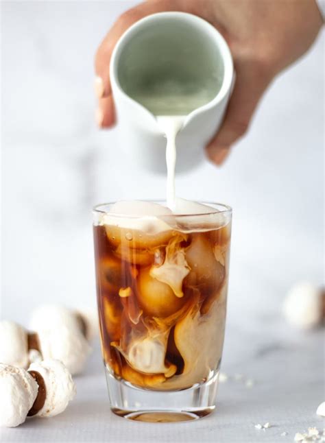 iskaffe snabbkaffe skum