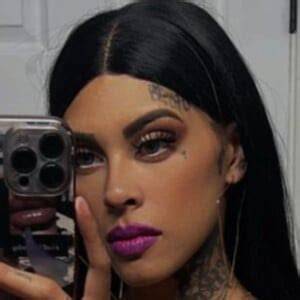 itstaysis nude