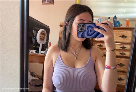 itszoeee creator profile