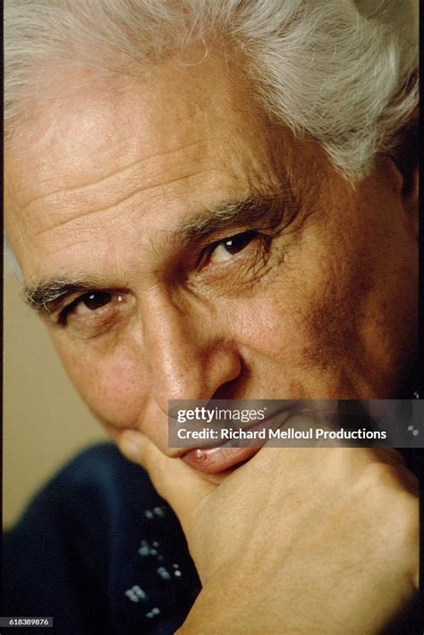 jacques derrida deconstructionism
