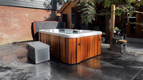 jacuzzi met zonnepanelen