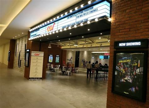 jadwal tayang bioskop roxy jember