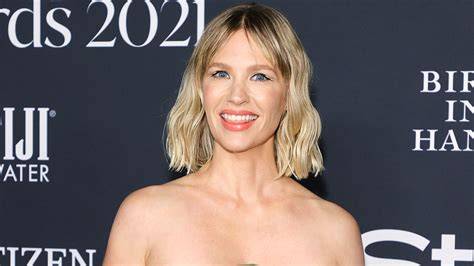 january jones nude