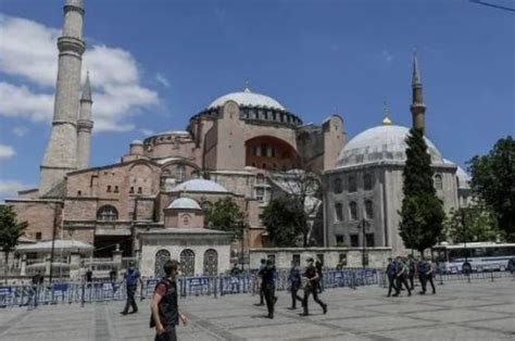 jatuhnya kota konstantinopel ke tangan turki usmani membawa dampak