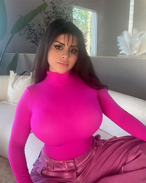 jazmen00 tits : julie ambrose nude {EH9AM9E}