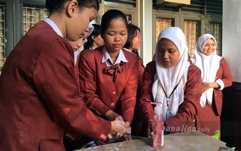 Jelang Ujian Nasional Smk Negeri 7 Siapkan Sanitasi Grosir Seragam Sekolah Medan - Grosir Seragam Sekolah Medan