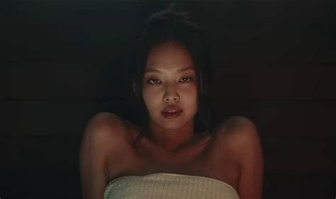 jennie nude