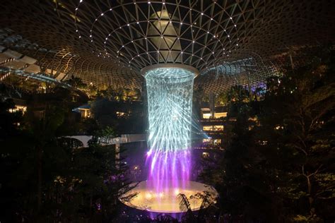 jewel fountain light show