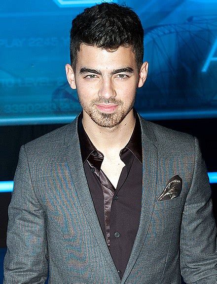 joe jonas biography wikipedia indonesia