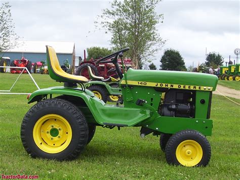 John Deere 140