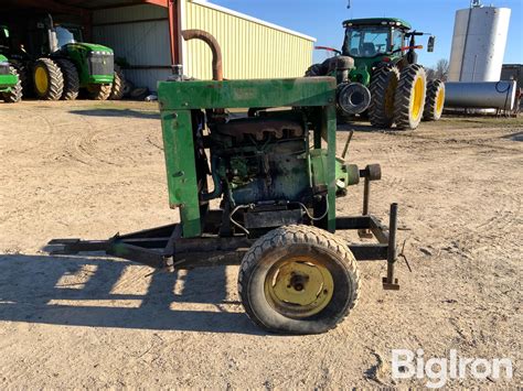John Deere 4239