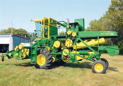 John Deere 95 Combine