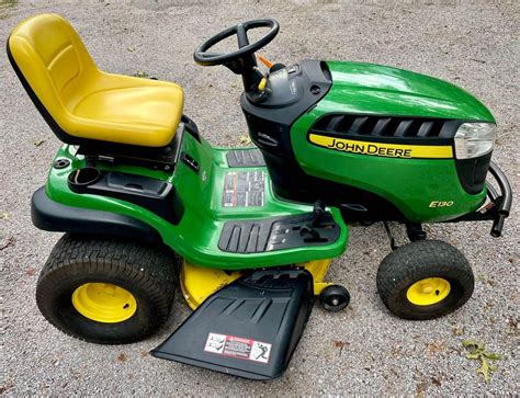 John Deere E130