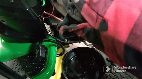 John Deere L130 Oil