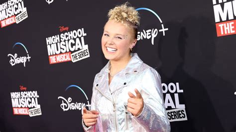 jojo siwa is she gay