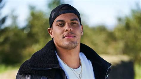 josh from the challenge gay