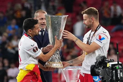 JUARA UEL 2022 - 5 Fakta Eintracht Frankfurt Juara Liga Eropa 2021-2022 Usai