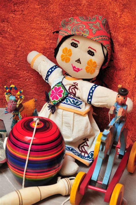 Juguetes Tradicionales Mexicanos Artesanías Flor De Piña Juguetes De Madera Queretaro - Juguetes De Madera Queretaro