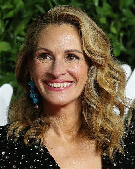 julia roberts age