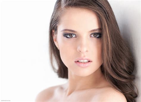 julia zu nude