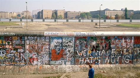 kaum beruhrt zerfallt die mauer der nacht 28 japa