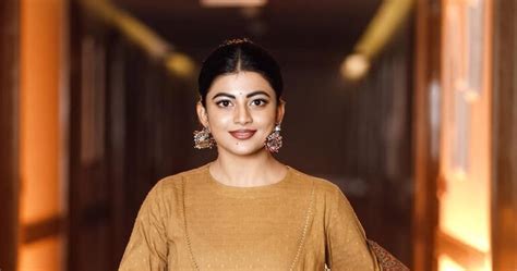 kayal anandhi biography examples