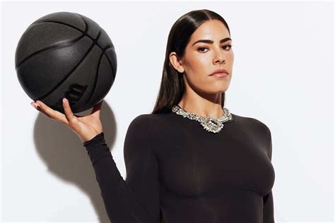 kelsey plum hot pics