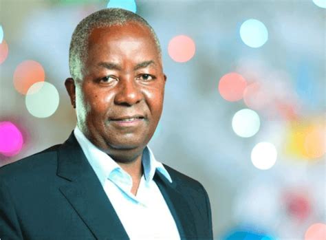 kembi gitura biography