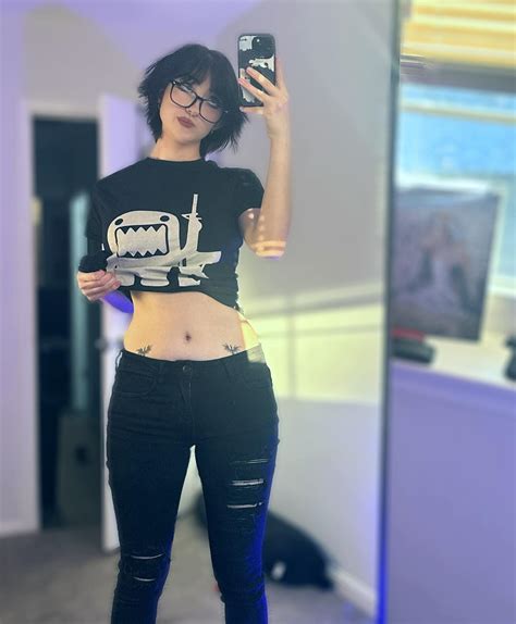 kenalialuv nude