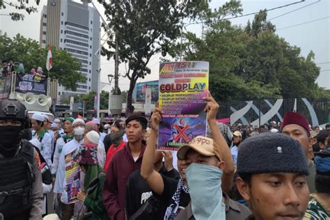 KENAPA COLDPLAY DI DEMO：Kenapa Presiden Korea Selatan Tiba-tiba Umumkan Darurat Militer?