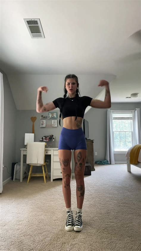 kendeeznutz222 nude