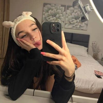 khloeex OnlyFans leaked content