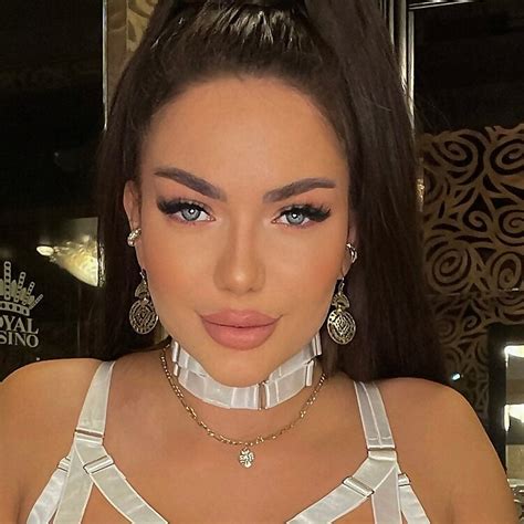 kierasuz nude