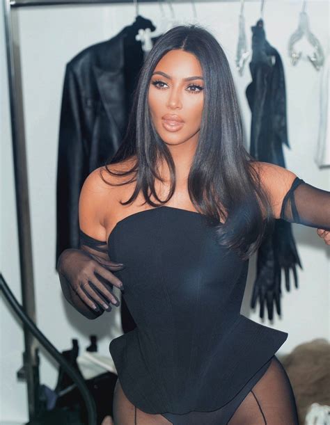 Kim kardashian hot gifs