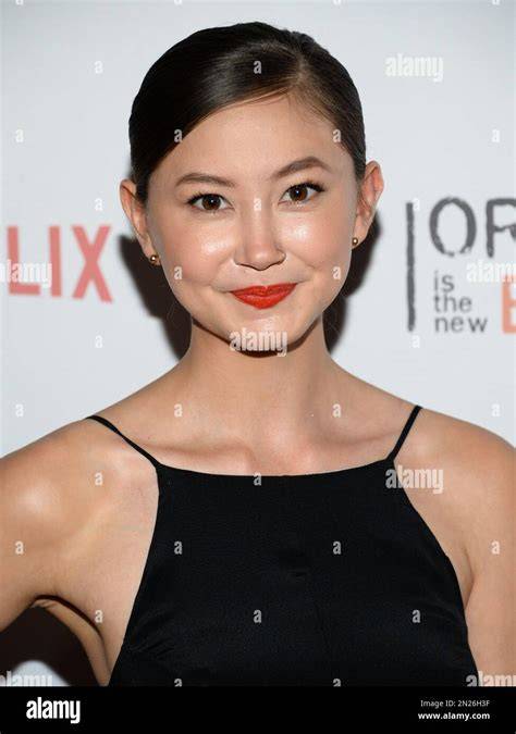 kimiko glenn nude