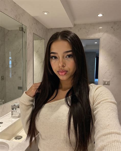 kiradavis OnlyFans leaked content