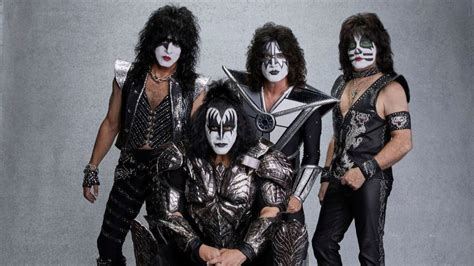 kiss new years eve concert reviews 2022